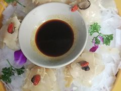 -老牌坊云南鱼豆花火锅(爱建店)