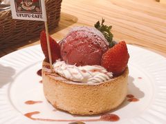 草莓家族梳乎厘班戟-Ufufu cafe(天神巷店)
