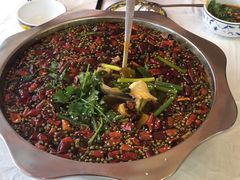 -乡土特色.冷锅鱼.牦牛肉汤锅