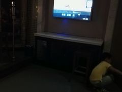 -唛客疯量贩式KTV(金飞达广场店)