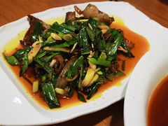 蒜苗回锅肉-易老妈蹄花.特色川菜(人民公园总店)