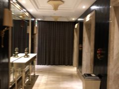 -永恒朗悦酒店(广西大学地铁站大学东路万达广场店)