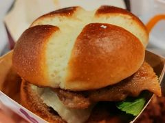 麦麦夜小堡-麦当劳(浦珠路得来速店)