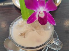 -Chom Cafe and Restaurant