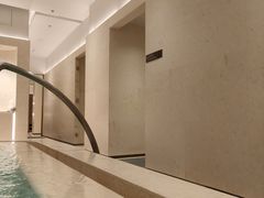 -深圳国际会展中心希尔顿酒店(前海华发冰雪世界店)