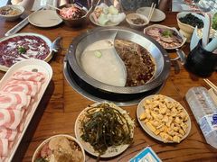 -东巴婆婆云南鱼豆花火锅(大东门店)
