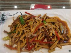 鲜笋炒肉片-自游人·美食一楼·地道徽菜(三十年名店)