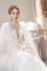 -艾米丽婚纱礼服