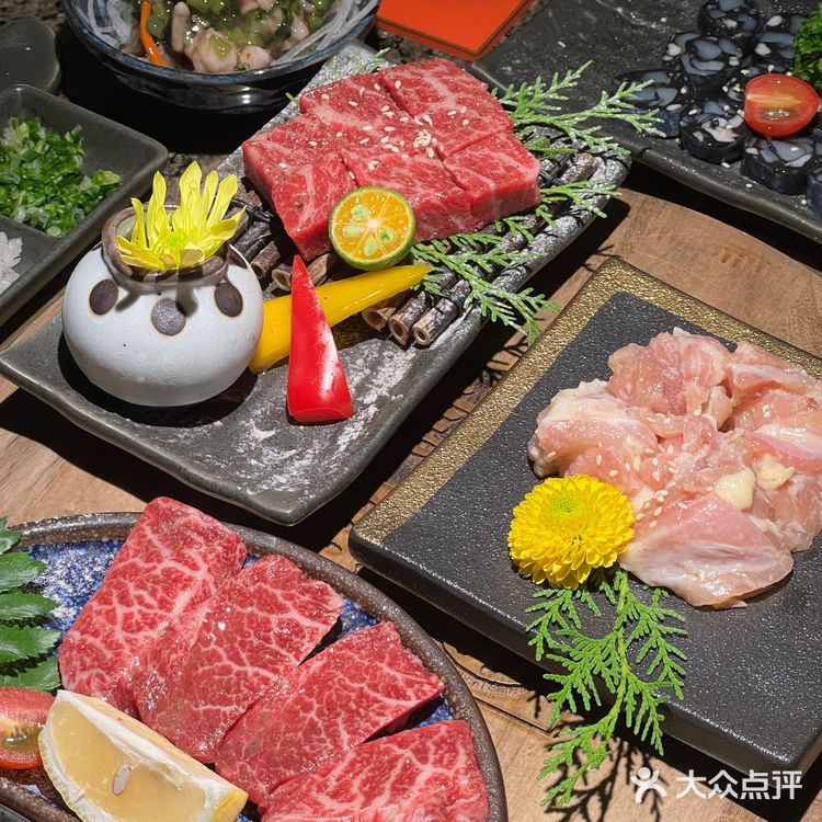 百吃不腻的五星日式烧肉,服务生颜值绝绝子,还有伴手礼