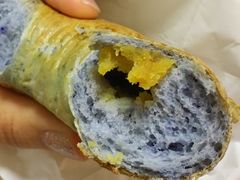 星空蝶豆花烤地瓜贝果面包-啊噗吐呦现场烘焙(麦凯乐店)