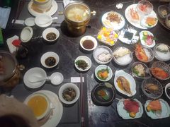 -半岛翡丽海鲜自助餐厅(观风亭店)
