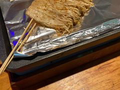 烤金针菇-路边摊小炉子烧烤