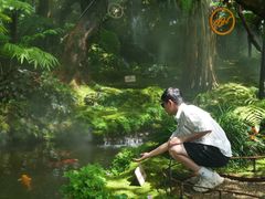 -Chom Cafe and Restaurant