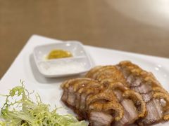 脆皮烧肉-鹏城人家海鲜酒家·23年老字号(较场尾店)