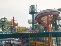 -平湖九龙山乐满地水上乐园