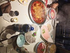 -茅草房·河畔园林火锅