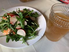芝麻菜大虾沙拉-老井俄式餐厅