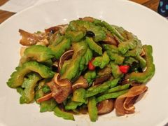 -黄泥岗·地道湖北菜(奥特莱斯店)