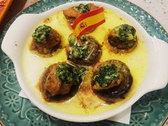 蒜香黑椒焗蜗牛-CRAZYONES西班牙海鲜饭(上海美罗城店)