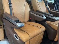 -天津波士信达奔驰4S店(卫津南路店)