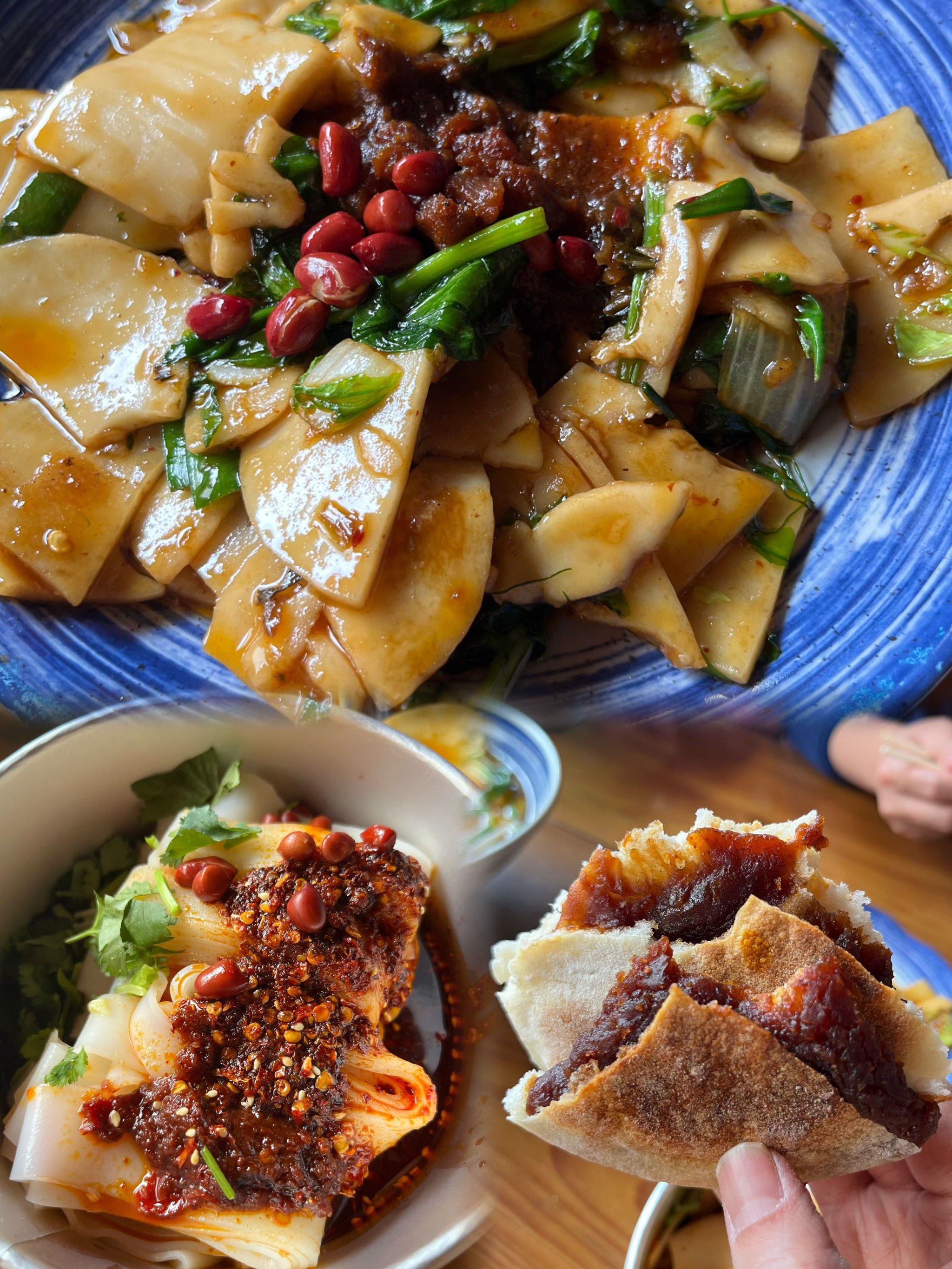 官渡必吃| 春节不打烊| 打卡官渡古镇最火爆的特色小吃店