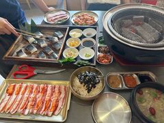 -围炉肉舍•炭烤活鳗•丹东海鲜烤肉(步行街店)