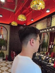-东方先生国潮男士理发馆