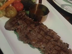 碳烤特选澳洲谷饲西冷牛排-MARU玛露音乐餐厅(大学路店)