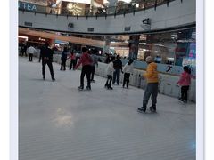 -冰纷万象滑冰场(沈阳万象城店)