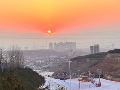 -采薇庄园四季滑雪场