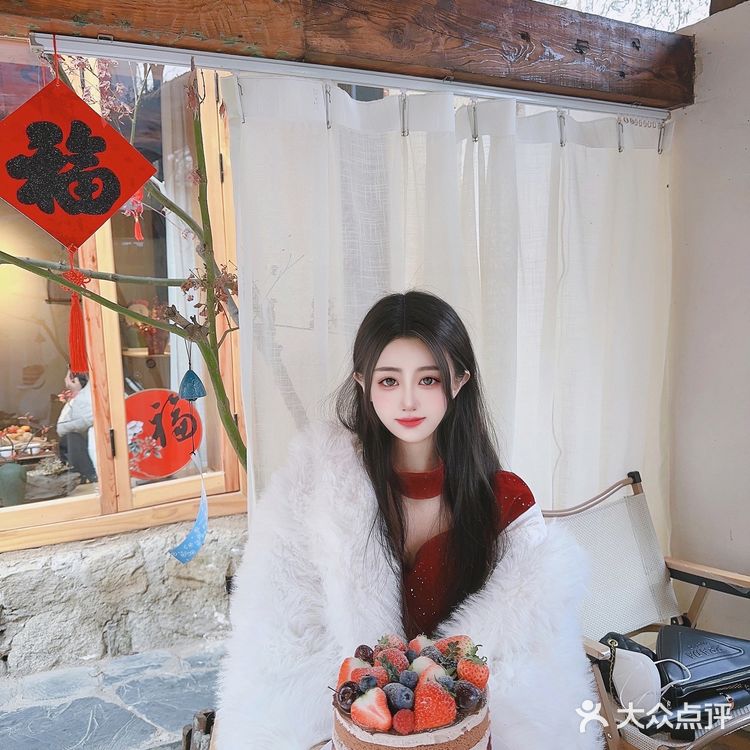 终于吃到满满都是车厘子味道的蛋糕了!