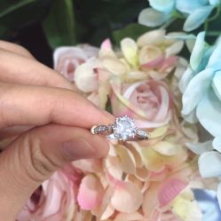 -威德钻石-克拉钻大本营(南京东路店)