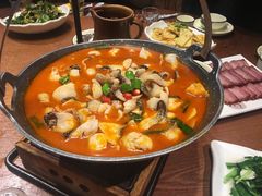 -老滇山寨•云南特色菜•地方菜•民族风情歌舞表演(金碧店)