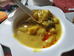 黄咖喱牛肉-忘忧草融合私房菜(红鼎国际店)