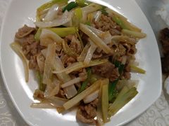 葱爆羊肉-那达慕蒙古风味酒楼