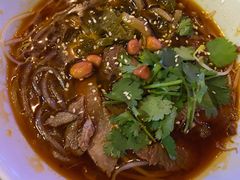 牛腱子泡椒酸辣粉-村外有星光小食铺(长嘉汇店)