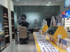 -诺柯视眼镜-蔡司依视路官方工厂店(淞南一店)