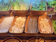 -牛YO寿喜烧·铁板烧和牛火锅自助(市府恒隆店)