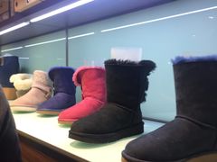 -UGG(燕莎奥特莱斯购物中心店)