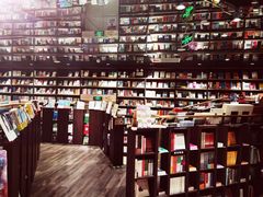 -钟书阁(群光广场店)