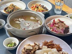 -黔蘑菇四季餐厅(观山湖店)