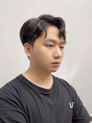 -一家只做男发烫染的店