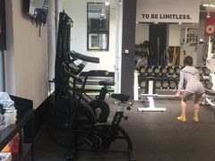 -汗水空间私教健身连锁(SM广场店)