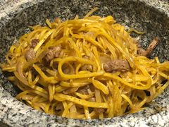 石锅黄萝卜-天山醉美·新疆餐厅(富华里店)