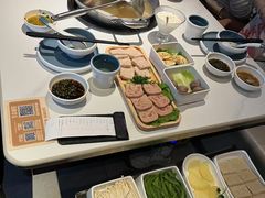 -左庭右院鲜牛肉火锅(金山万达店)
