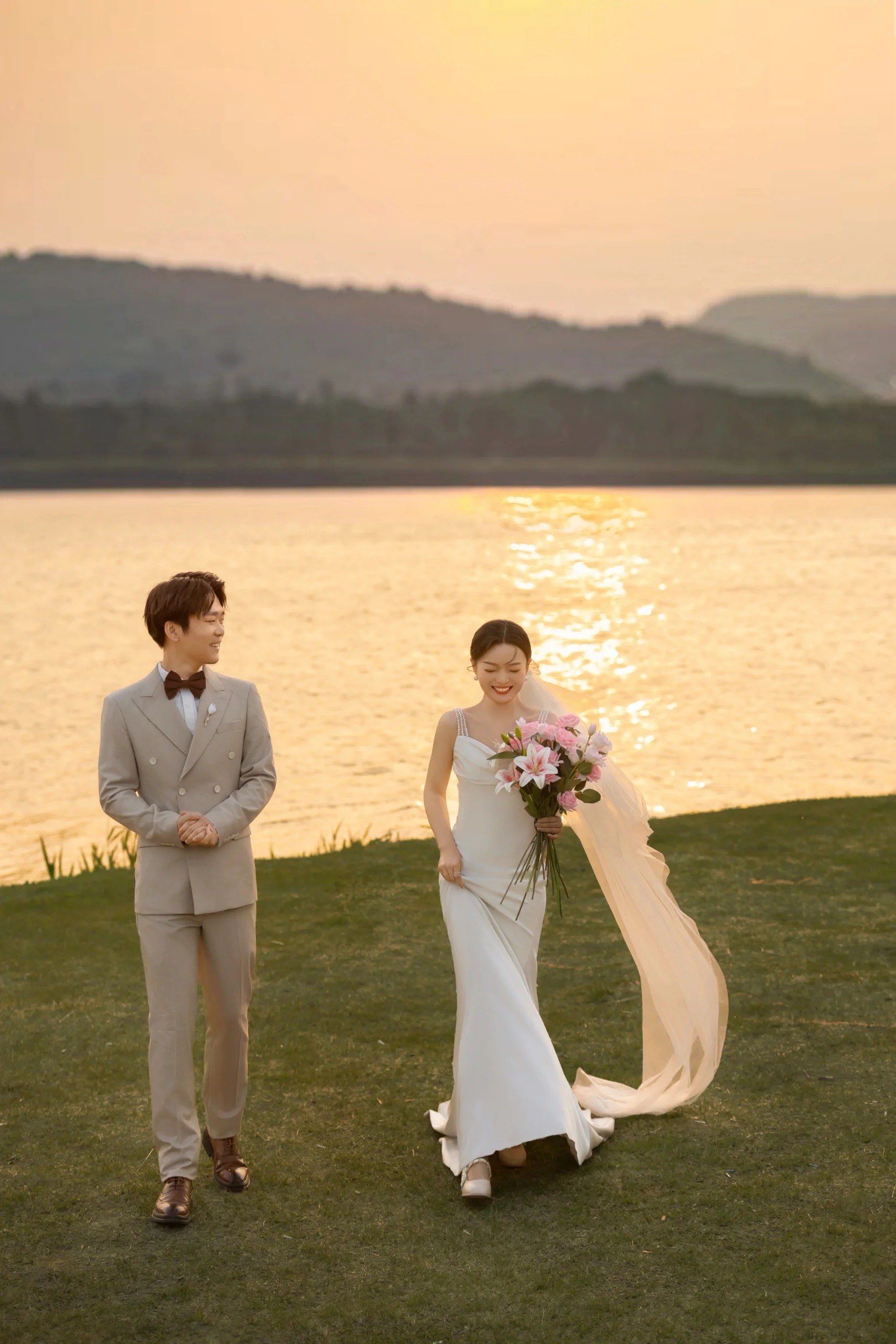 唯美夕阳婚纱照|可静可动自由自在[爱心]