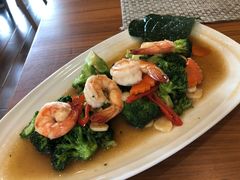 -Chom Cafe and Restaurant