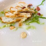 蘸了排骨的肉香带点儿咸味口感很好