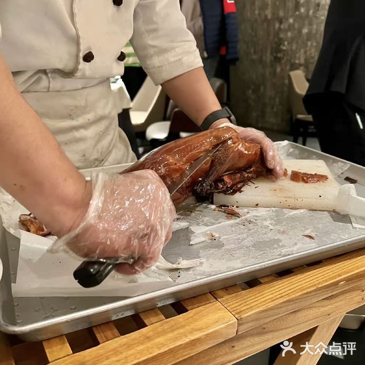 魔都也能吃到正宗北京烤鸭～四季民福上海首店开业啦