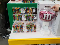 -m豆巧克力世界(上海世茂广场店)